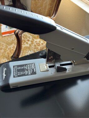 Swingline Heavy Duty Stapler 160-Sheet